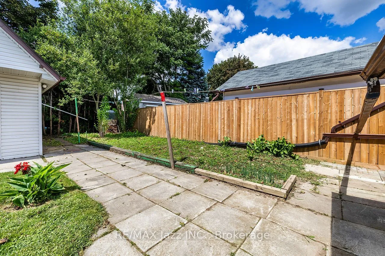 150 Verdun Road — photo 28