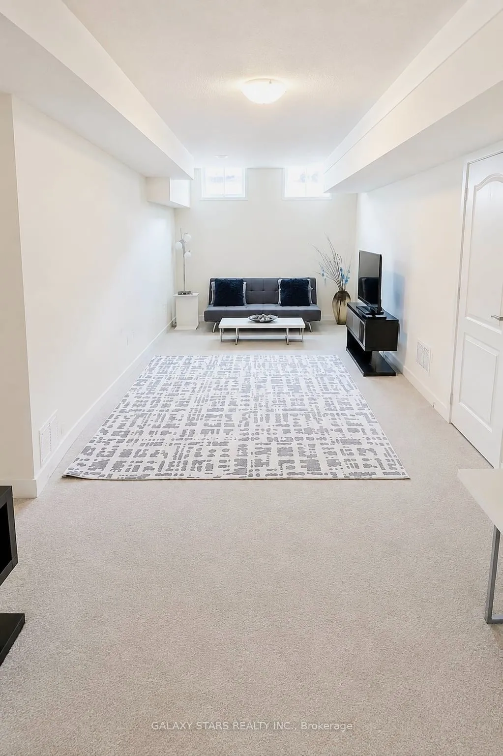 70 Mountainside Crescent — photo 18