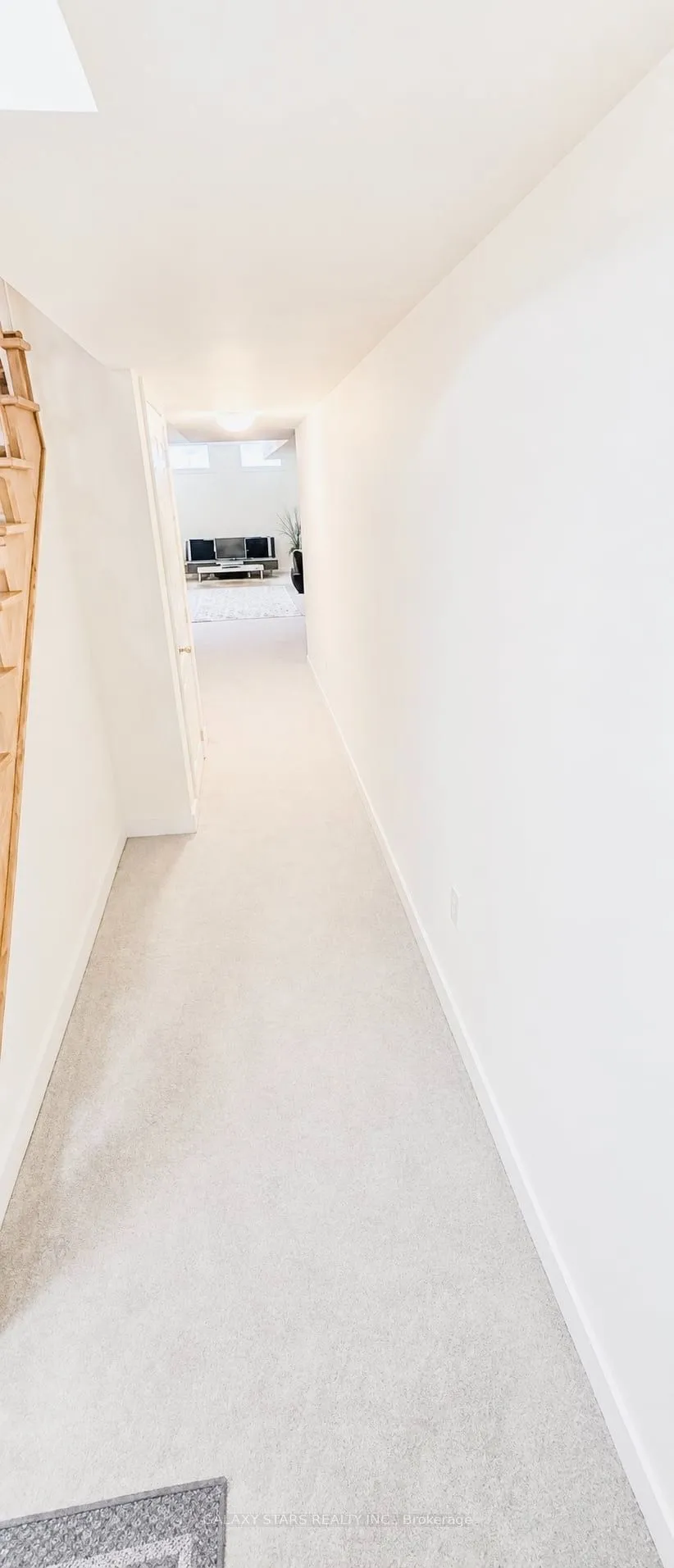 70 Mountainside Crescent — photo 17