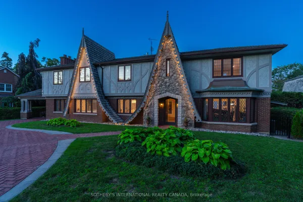 787 Simcoe Street N