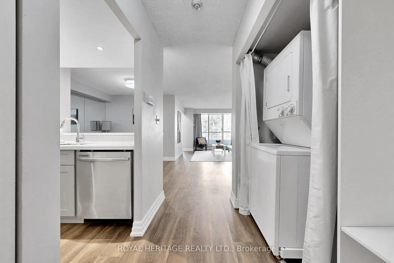20 guildwood Parkway — photo 3