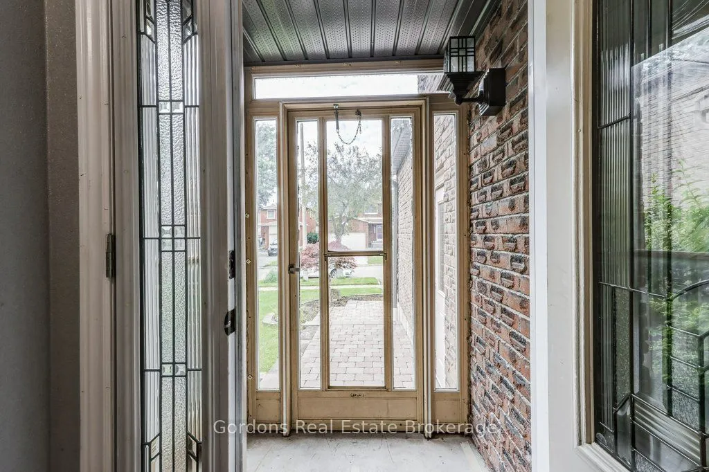 2013 Shay Drive — photo 3
