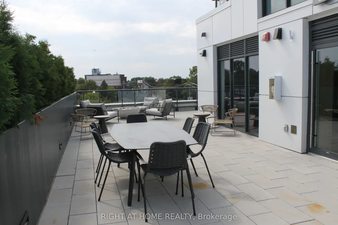 201 BROCK Street S, Unit 211 — photo 37