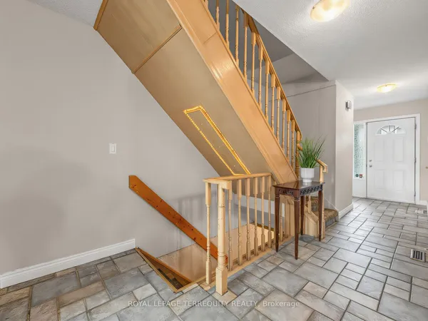 1330 Trowbridge Drive, Unit 19 — photo 2