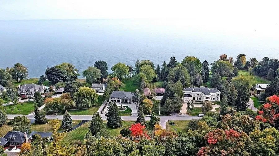 48 Meadowcliffe Drive