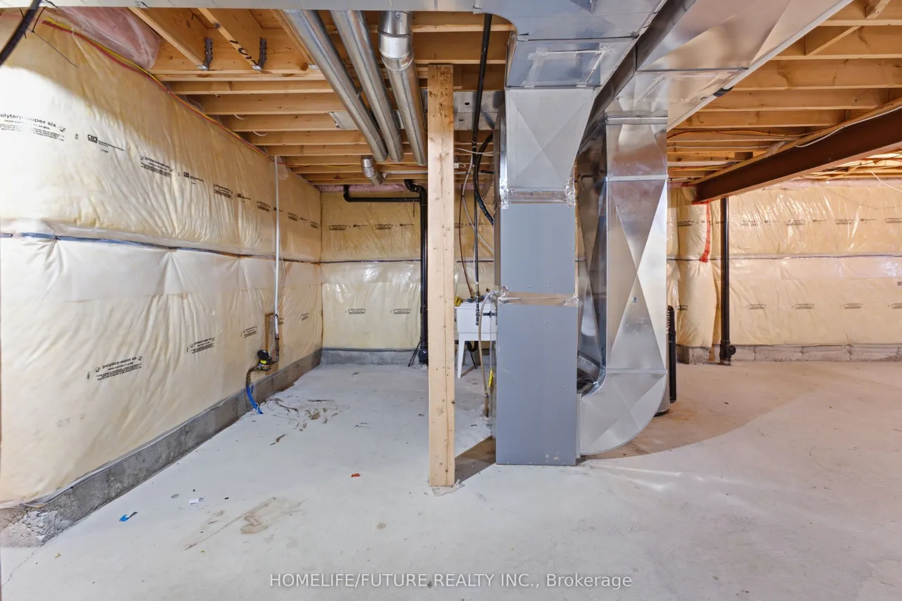 7 Beverton Crescent — photo 44