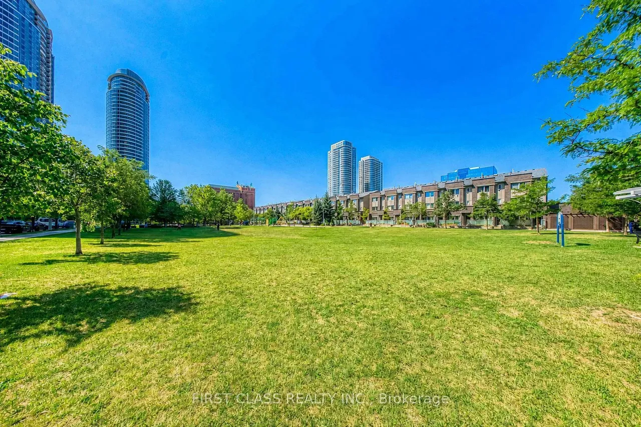 181 Village Green Square, Unit 1719 — photo 14
