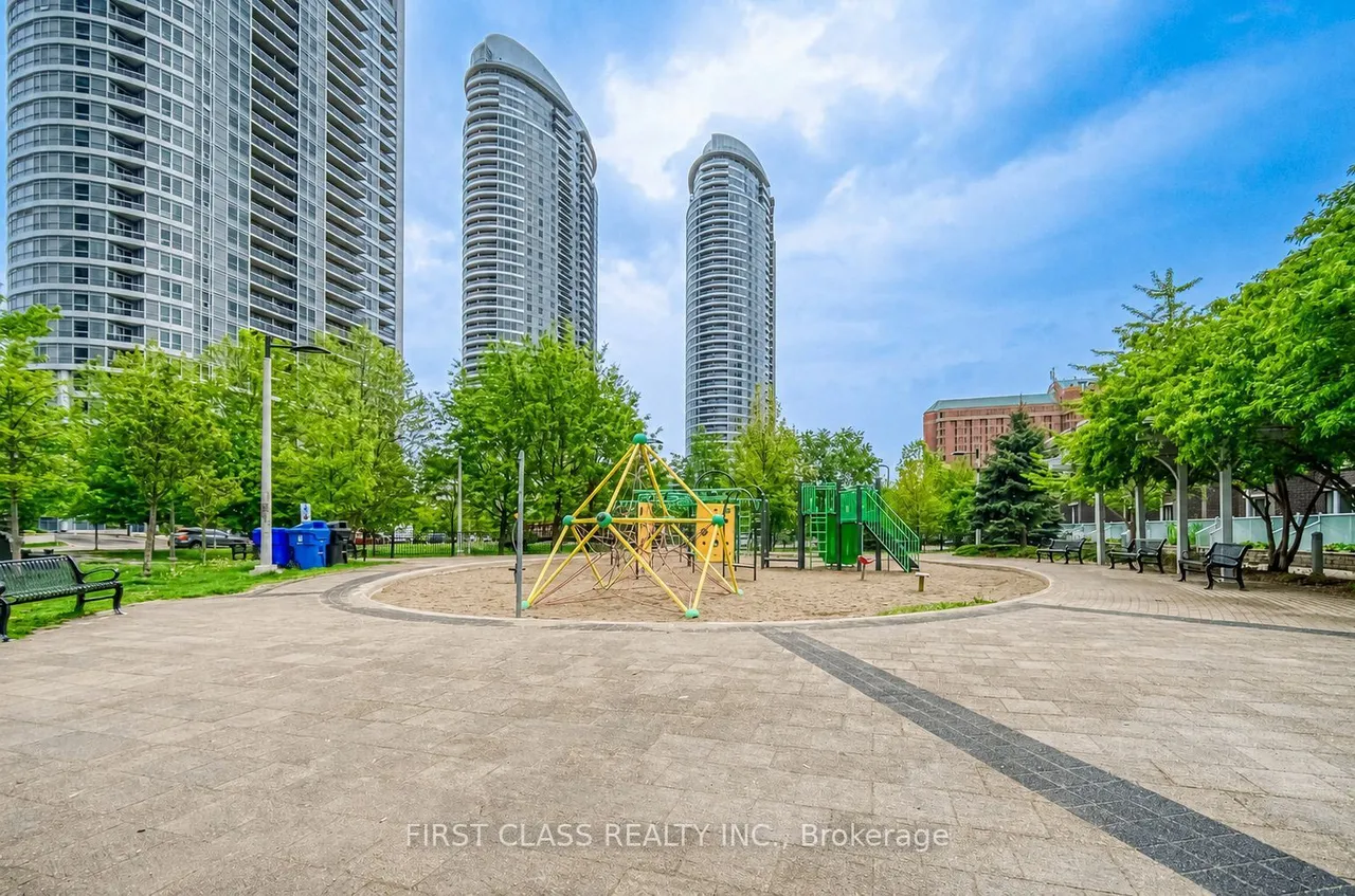 181 Village Green Square, Unit 1719 — photo 13