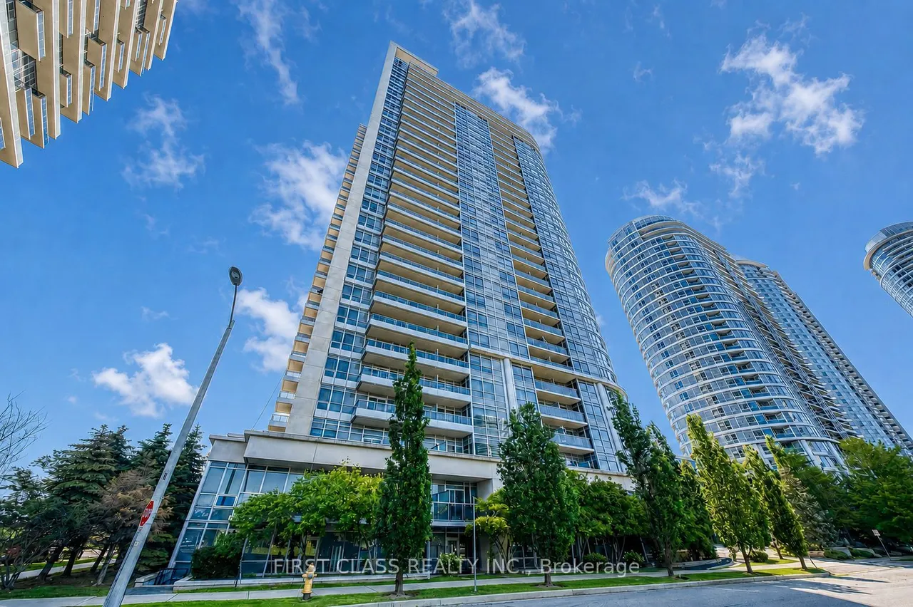 181 Village Green Square, Unit 1719