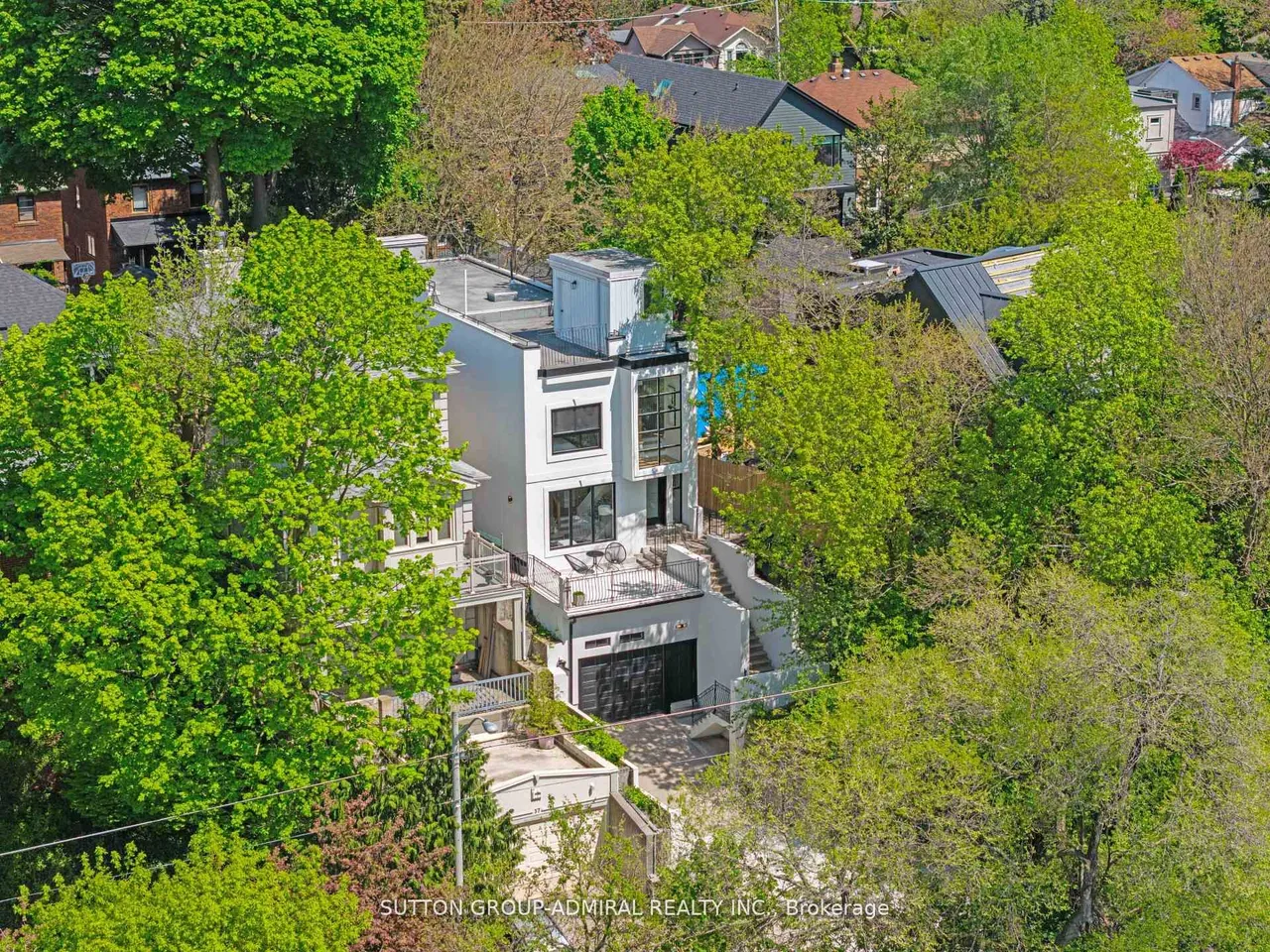 35 Beechwood Drive — photo 2