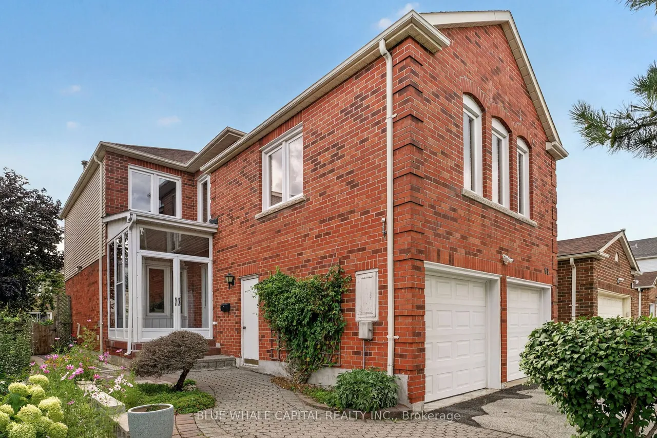 61 Holmbush Crescent — photo 3