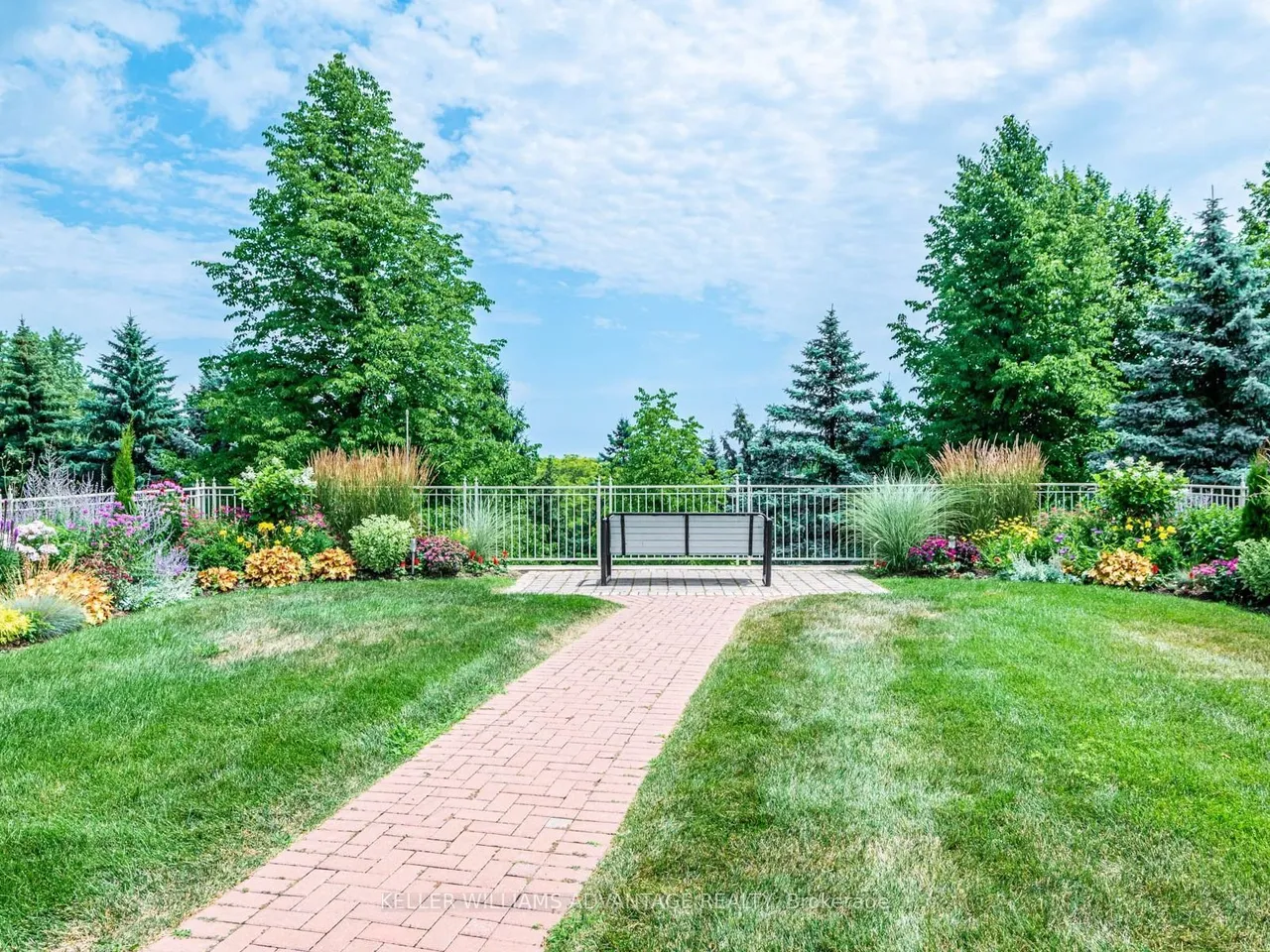 20 GUILDWOOD Parkway — photo 33