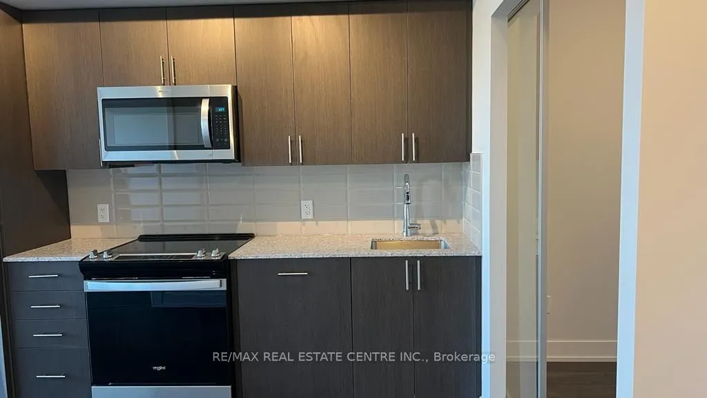2550 Simcoe Street — photo 3