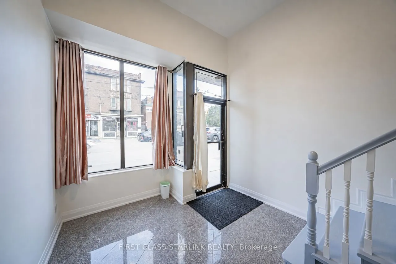 945 Gerrard Street E — photo 3