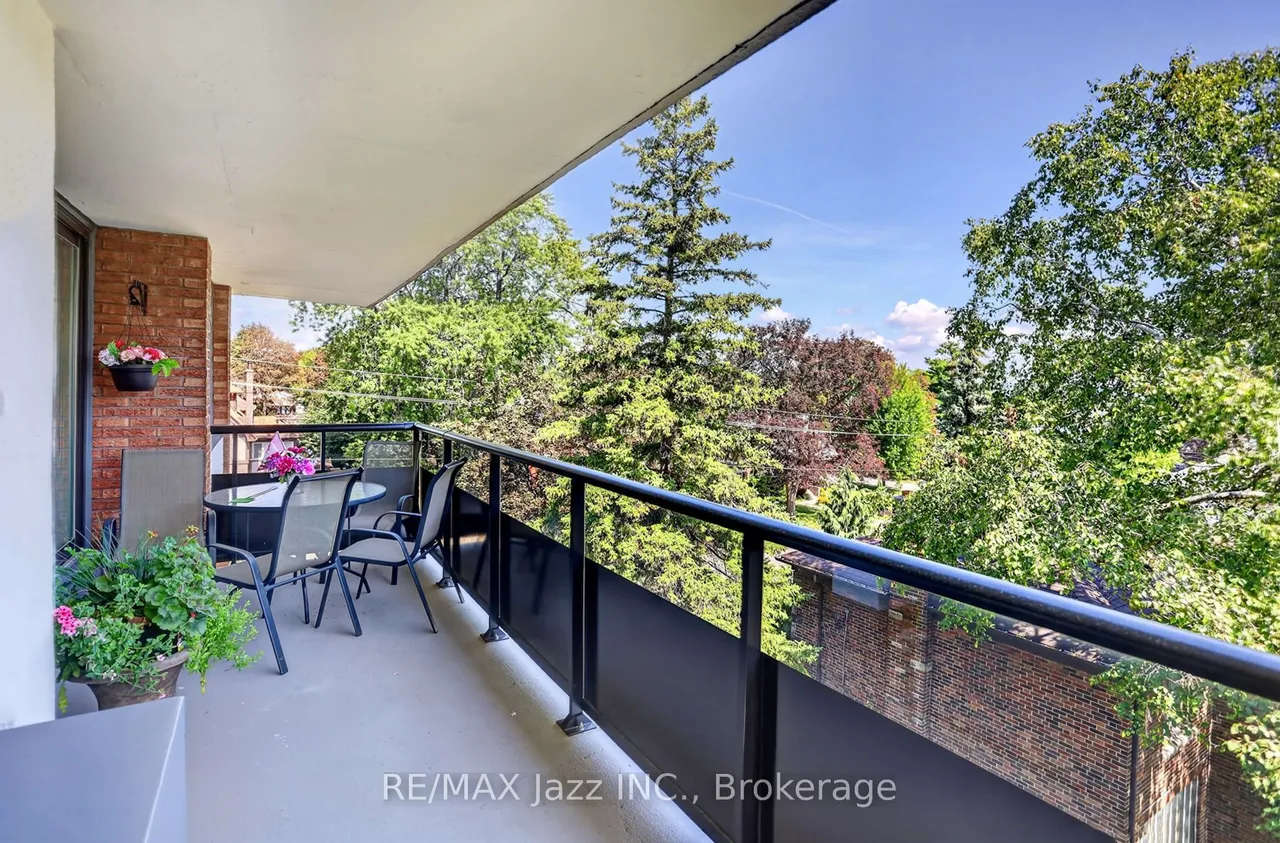 363 Simcoe Street N, Unit 401 — photo 34