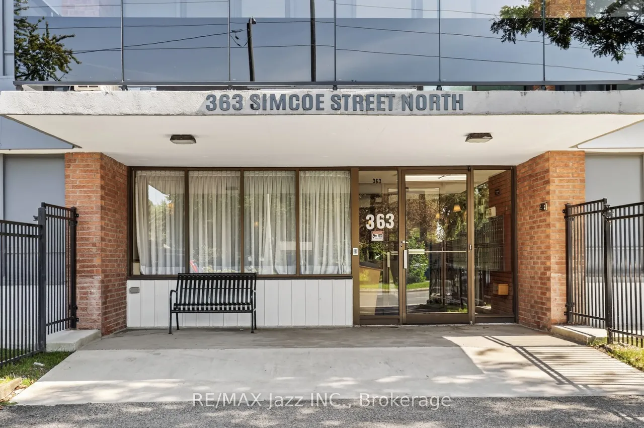 363 Simcoe Street N, Unit 401 — photo 2