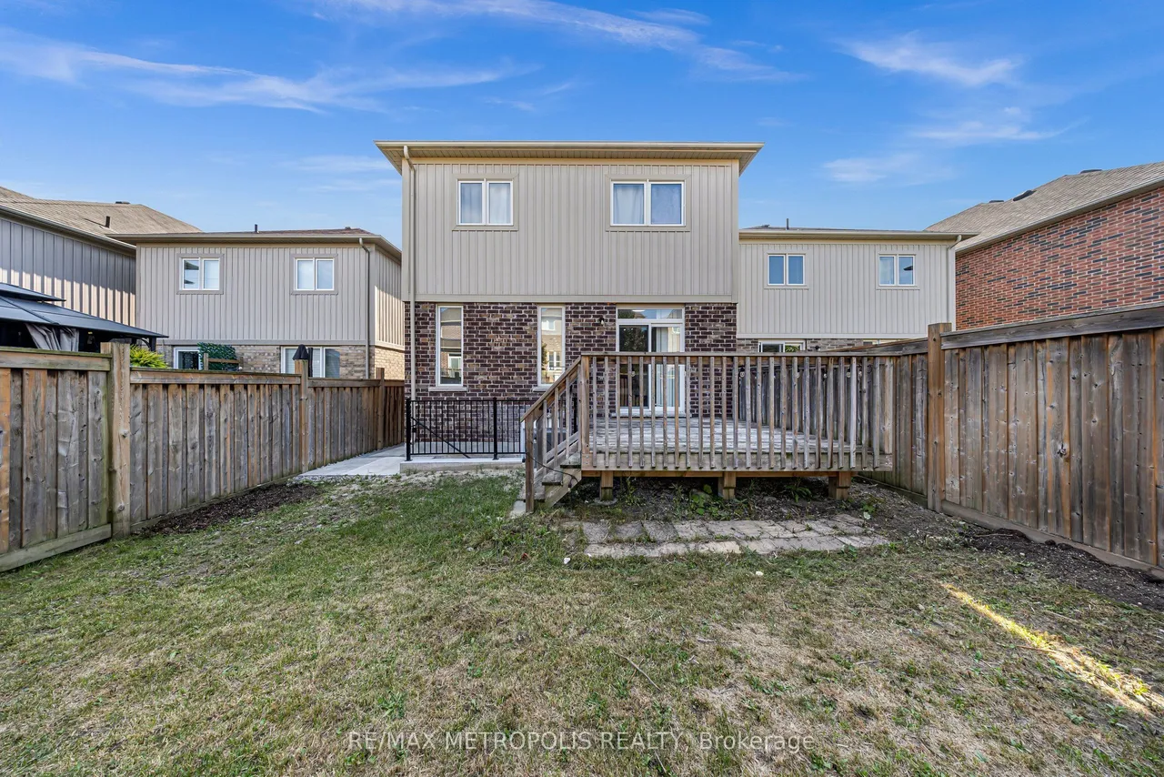 23 Gordon Cowling Street — photo 33
