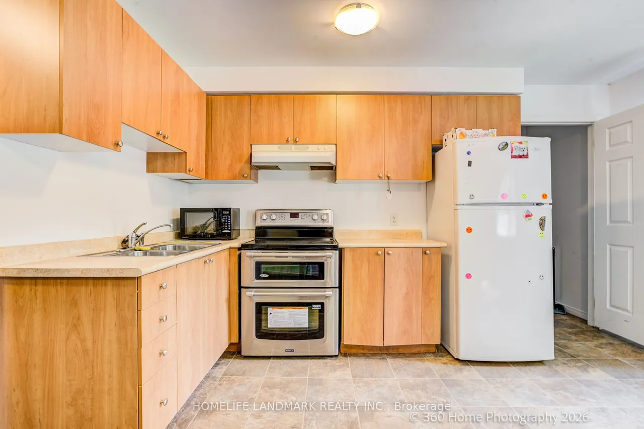 736 Kingston Road — photo 3