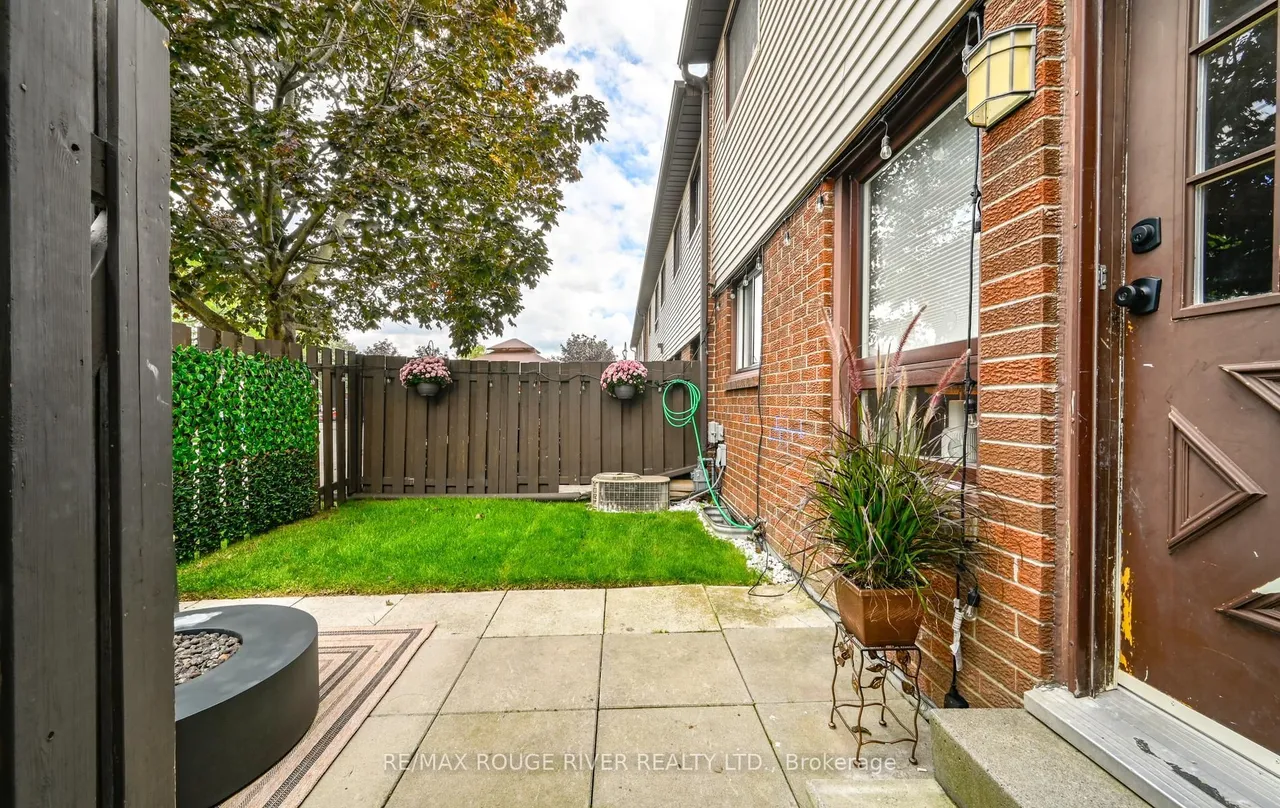 960 Glen Street — photo 41