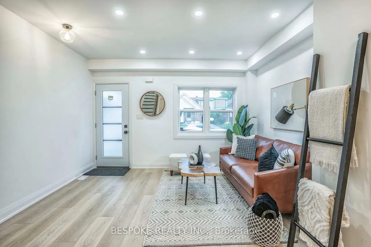 681 Cosburn Avenue — photo 3