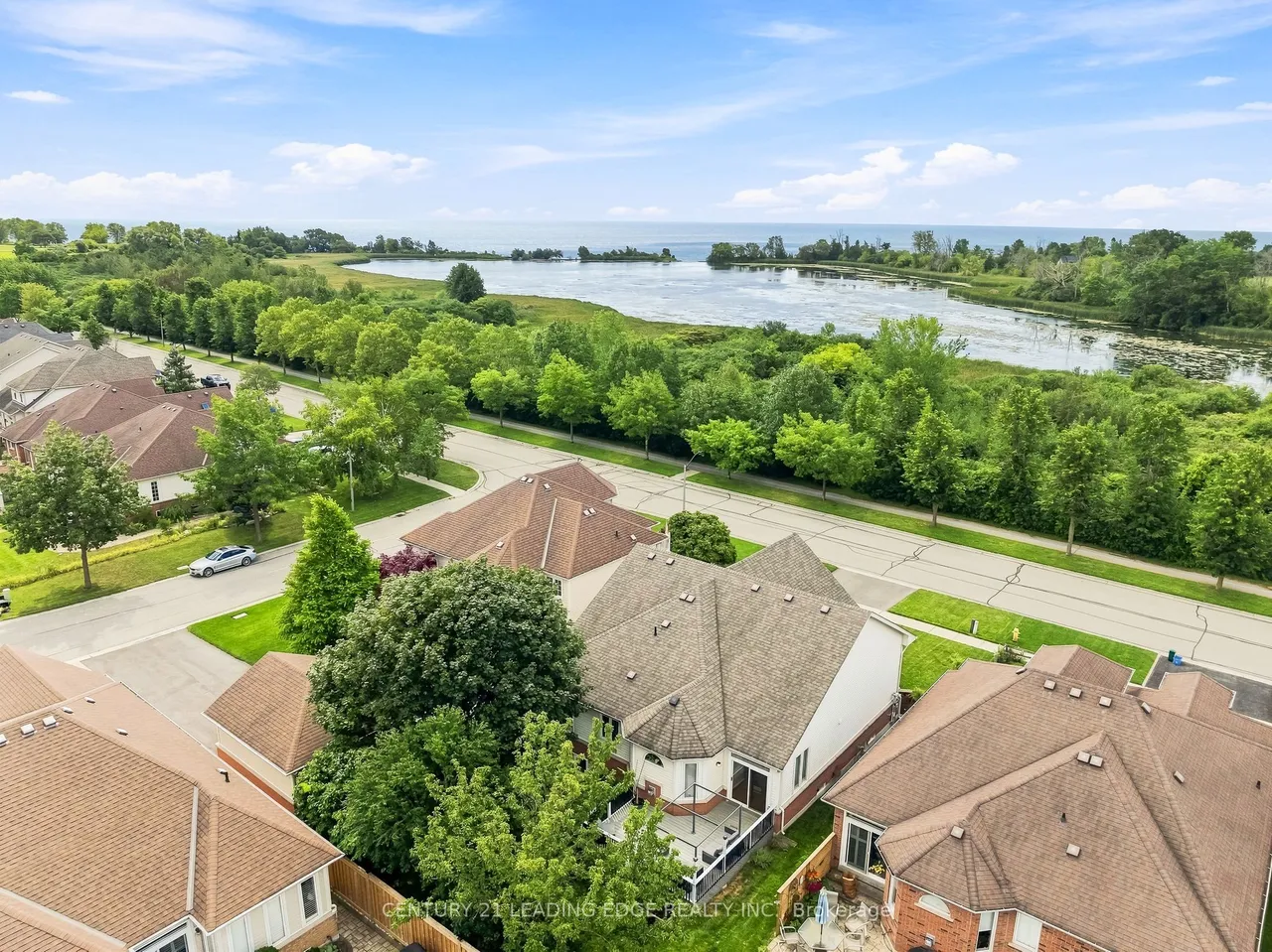 291 Whitby Shores Greenway — photo 2