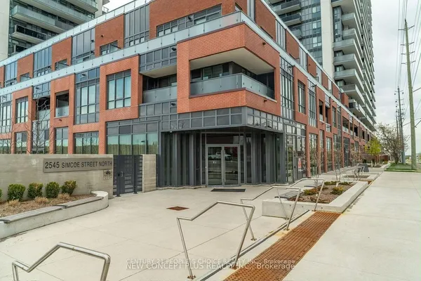 2545 Simcoe Street N, Unit 306