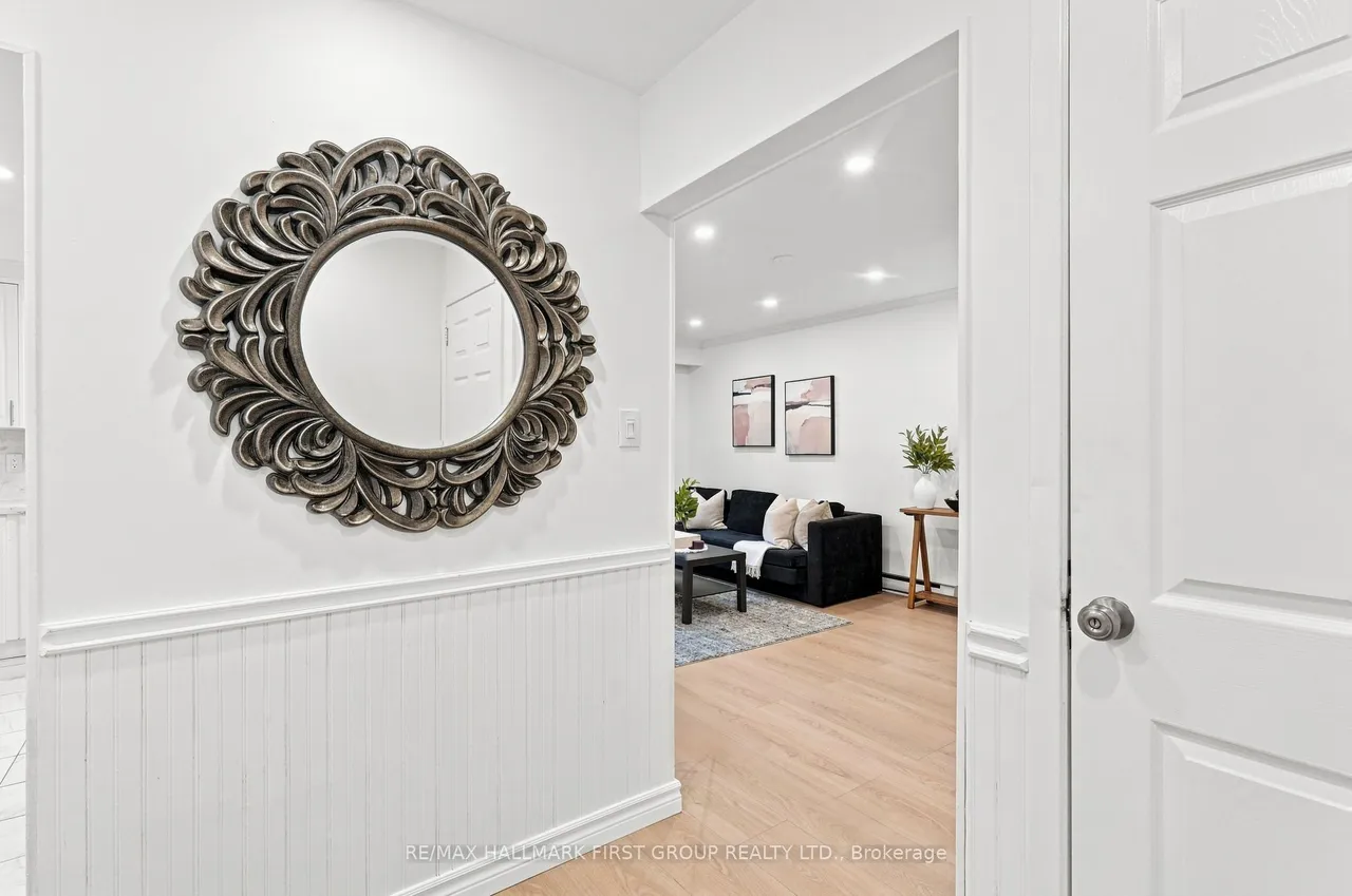 33 Taunton Road E — photo 2