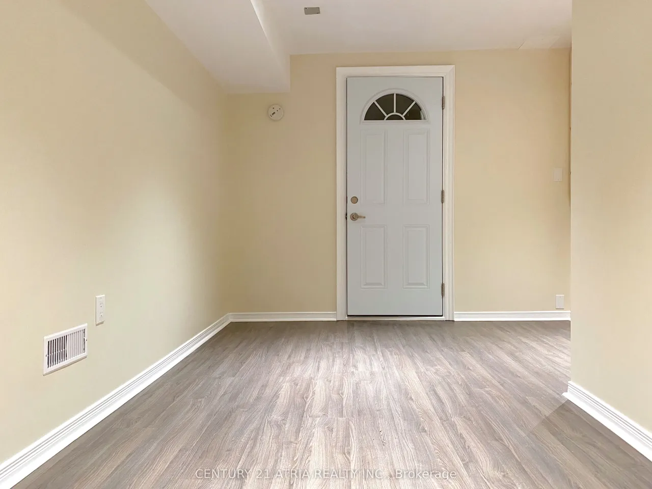 14 Robert Attersley Drive W — photo 50