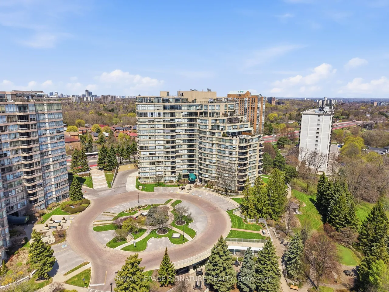 20 Guildwood Parkway — photo 31