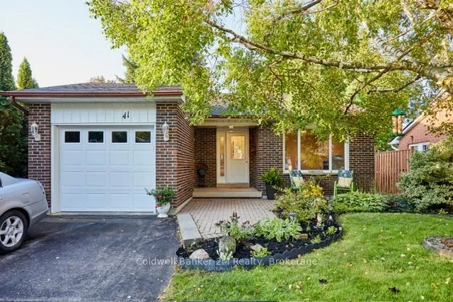 41 Panter Crescent — photo 2