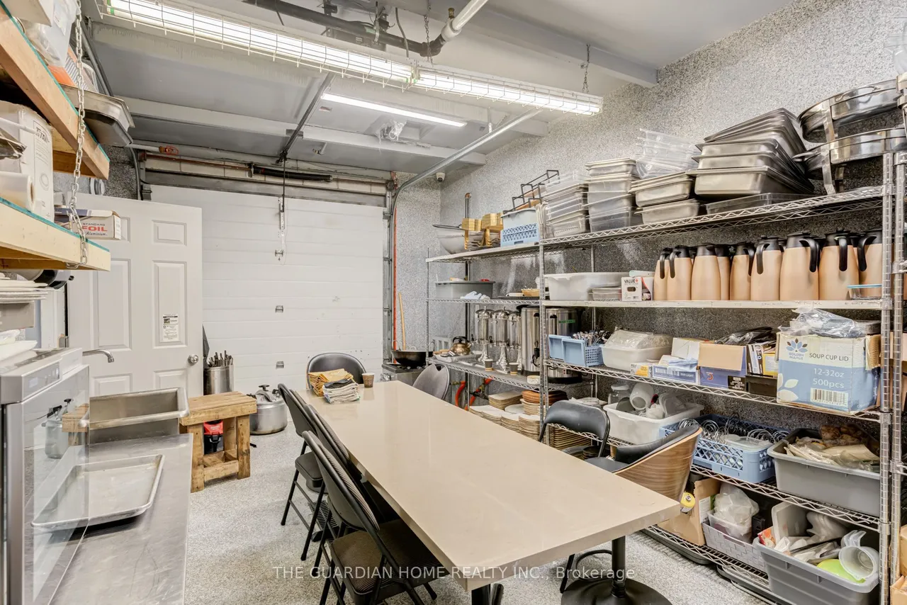1419 King Street E — photo 49