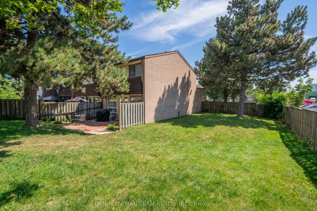 11 Livonia Place, Unit 32 — photo 27
