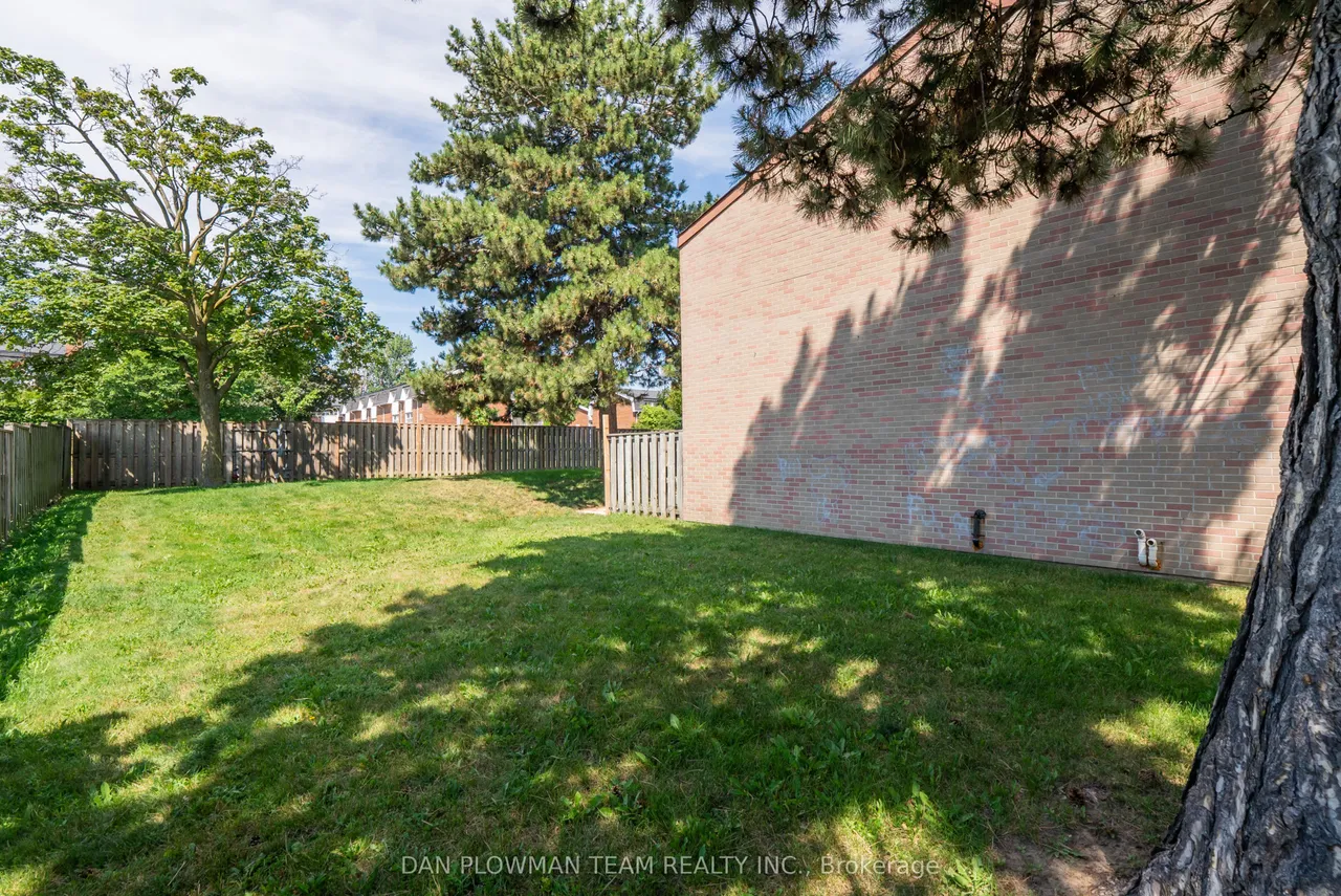 11 Livonia Place, Unit 32 — photo 28