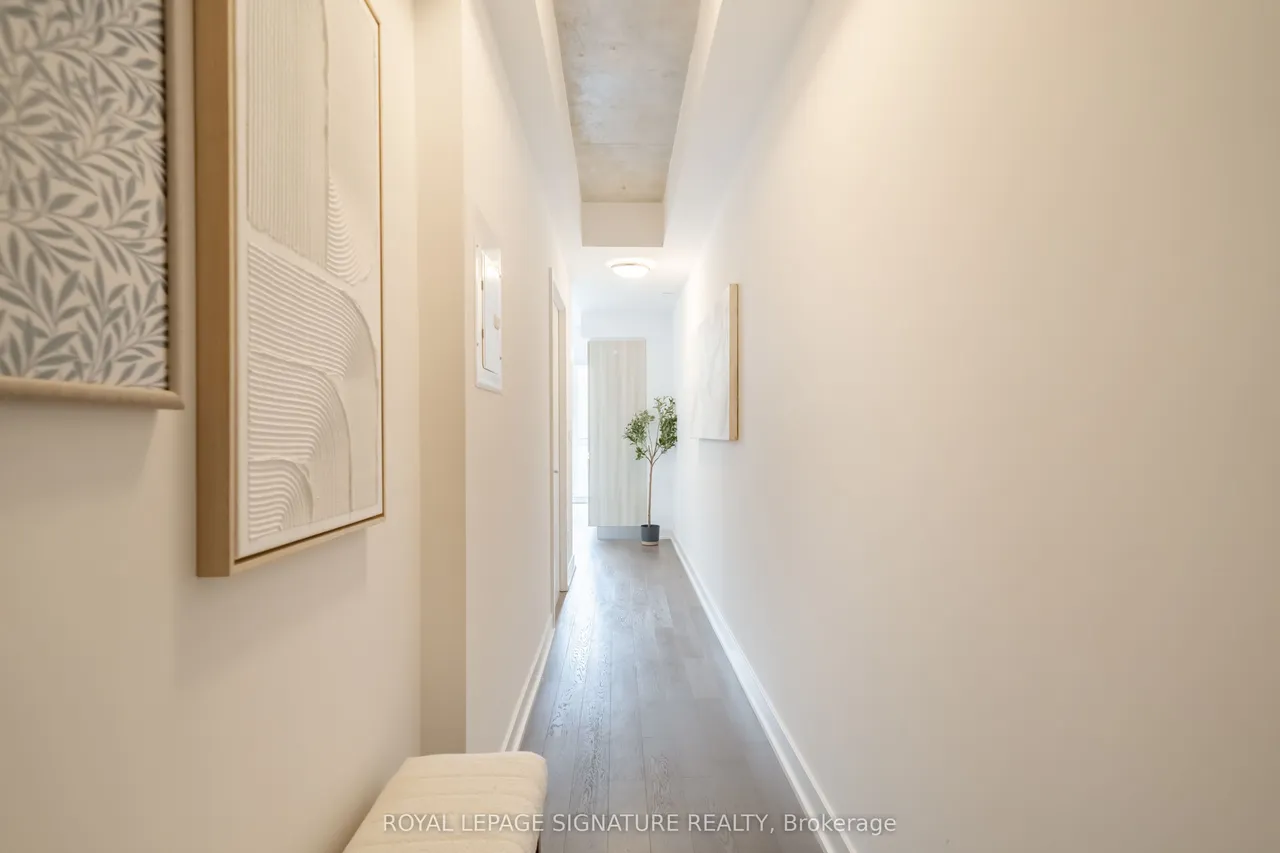 1190 Dundas Street E — photo 3