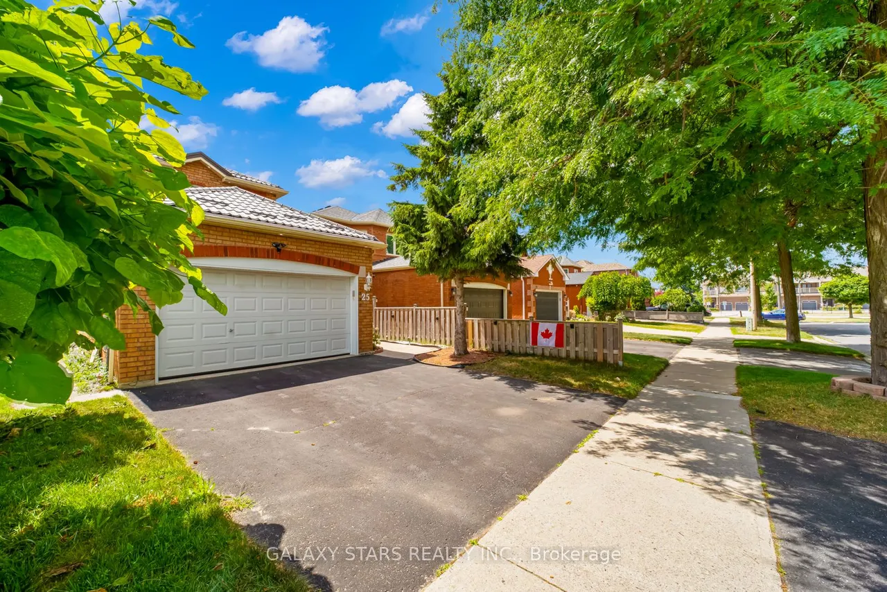 25 Fieldnest Crescent — photo 3