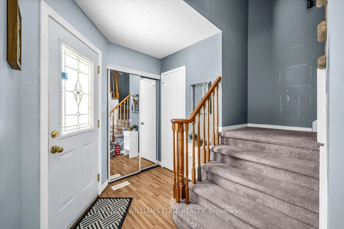 732 Bennett Crescent — photo 2