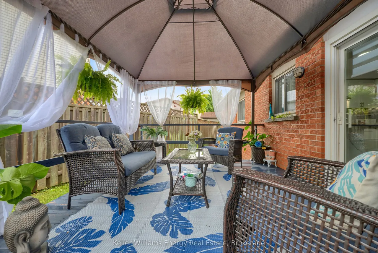831 Lavis Street — photo 49