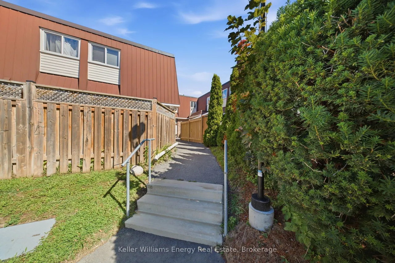 1333 Mary Street N