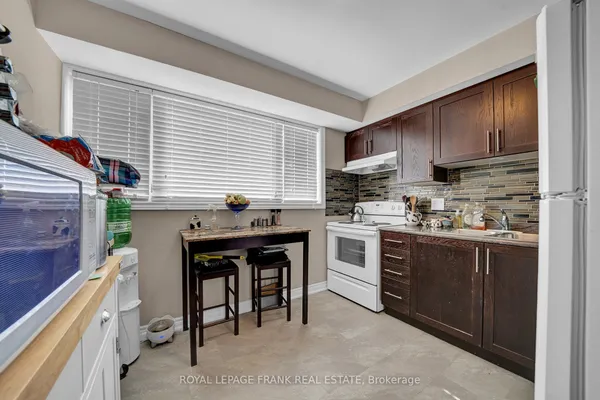 377 Linden Street — photo 2