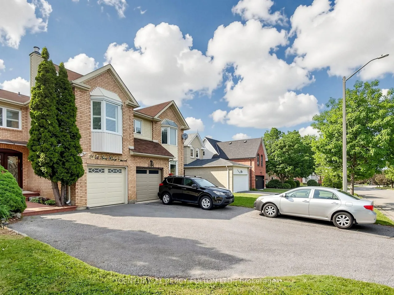 2052 Blue Ridge Crescent — photo 3