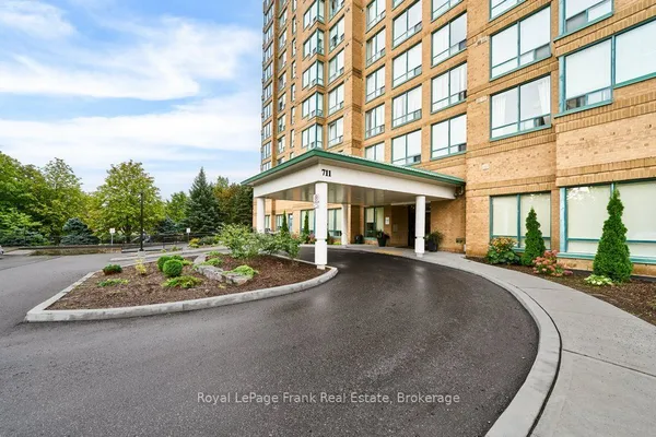 711 Rossland Road E, Unit 806 — photo 2