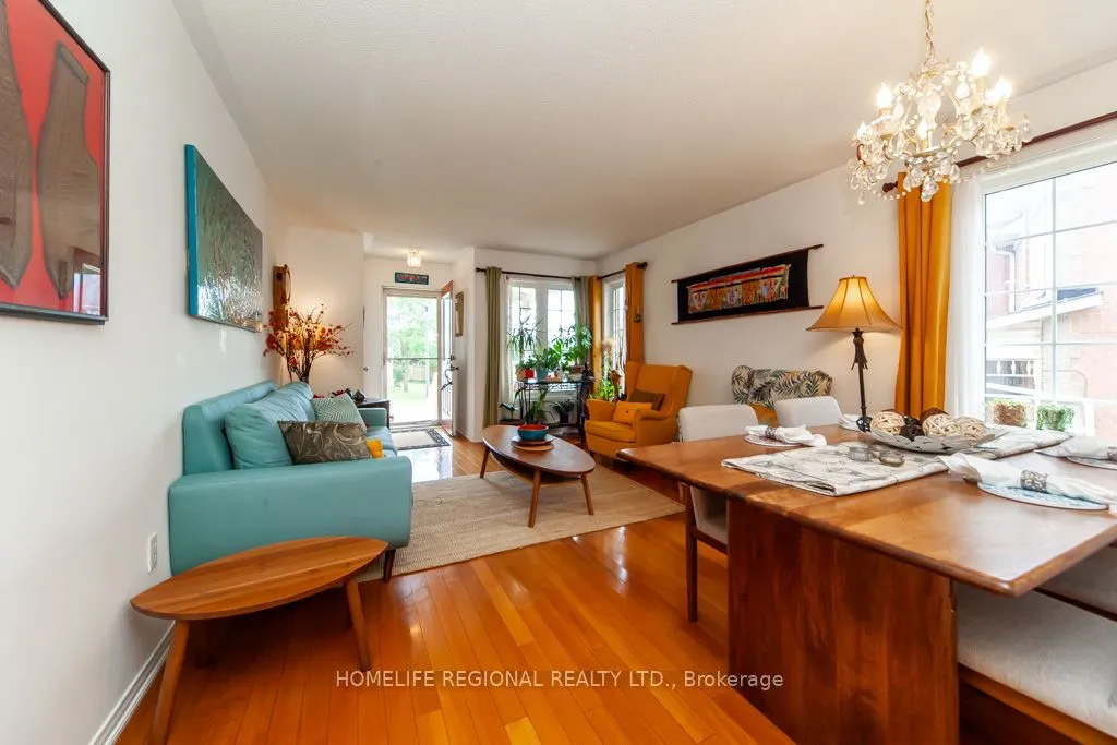 20 Rosemarie Crescent — photo 3