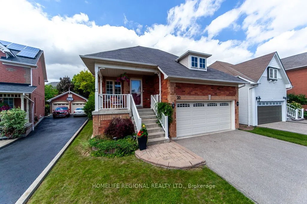 20 Rosemarie Crescent — photo 2