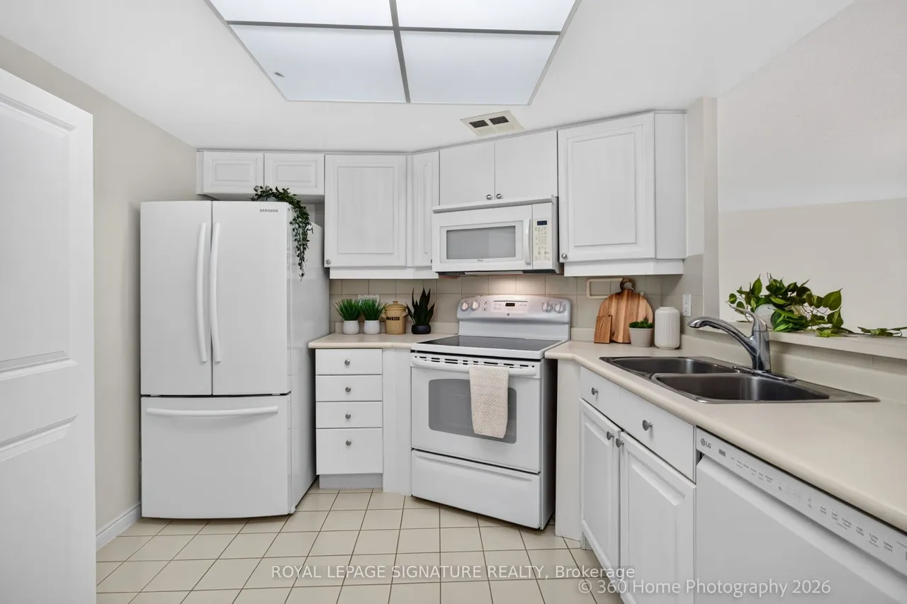 20 Guildwood Parkway — photo 3