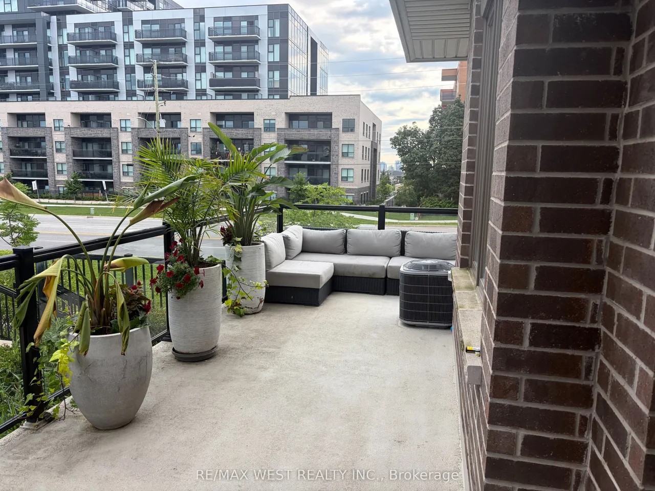 1460 Whites Road N, Unit 211 — photo 10