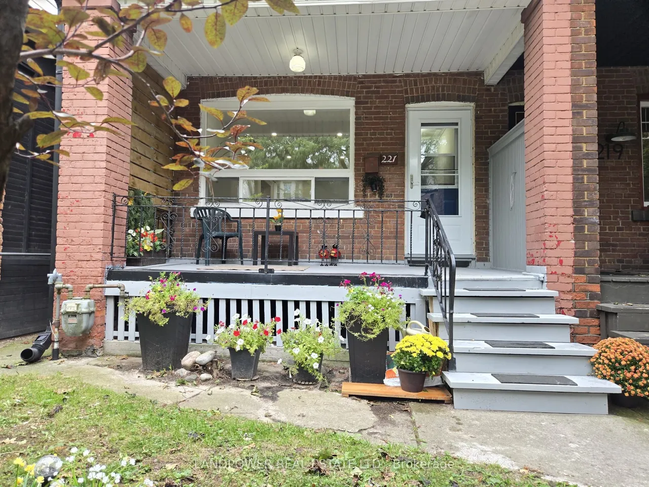 221 Riverdale Avenue — photo 3
