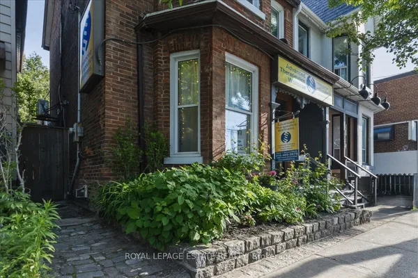 1398 Queen Street E — photo 2