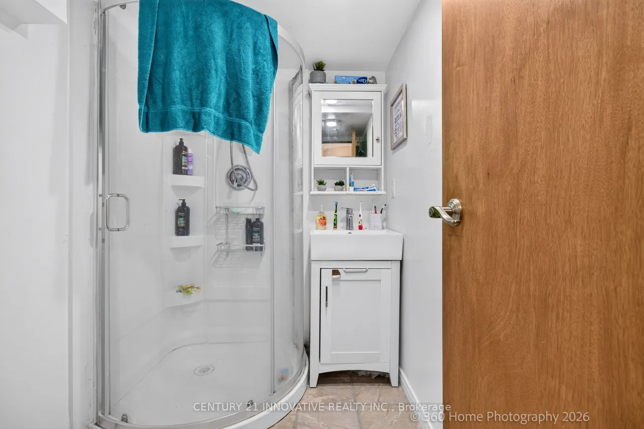 888 Southgate Drive — photo 3