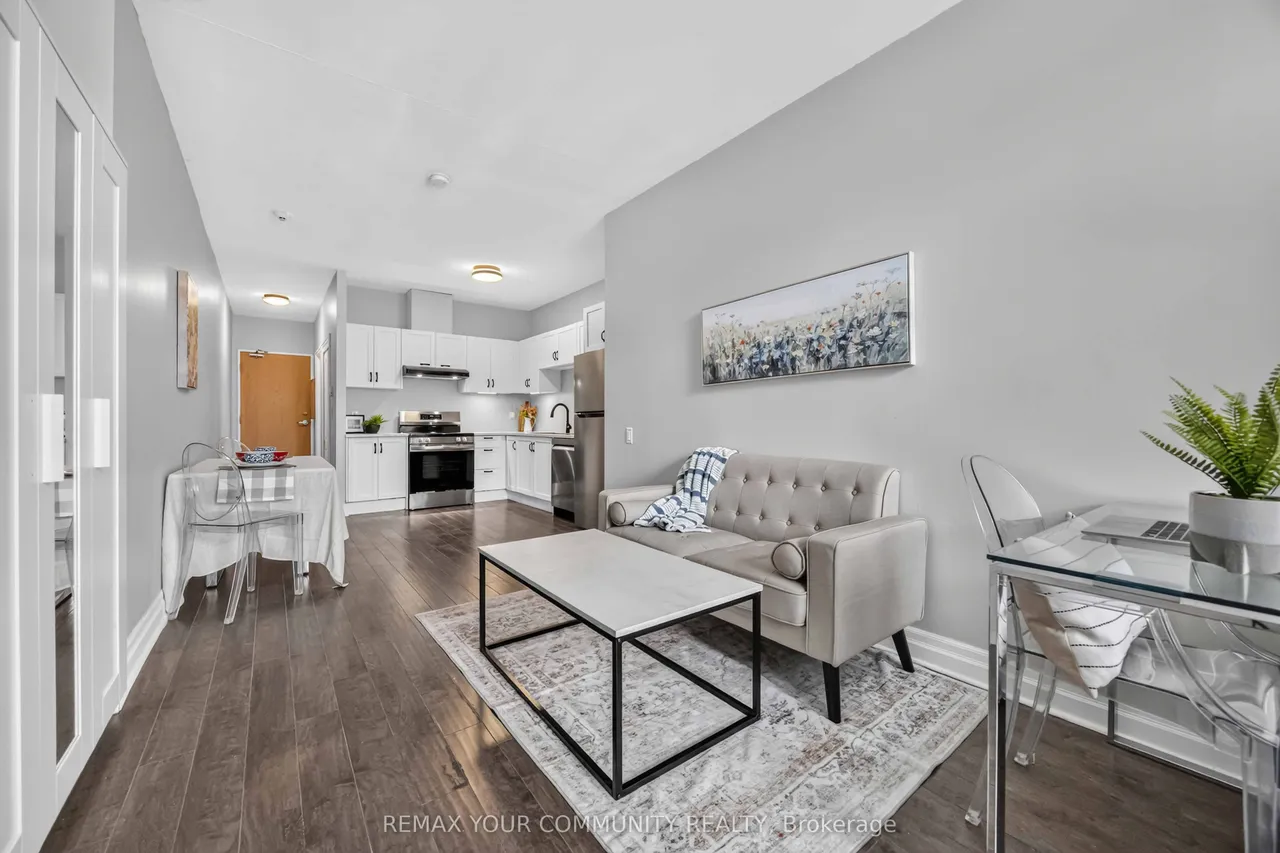 44 Bond Street W, Unit 101