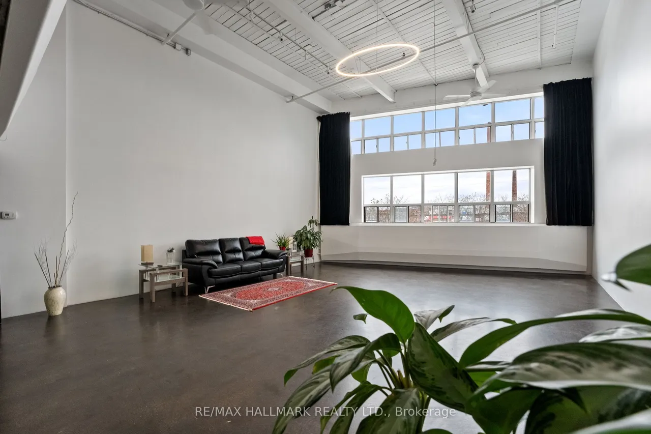 1173 Dundas Street E — photo 39